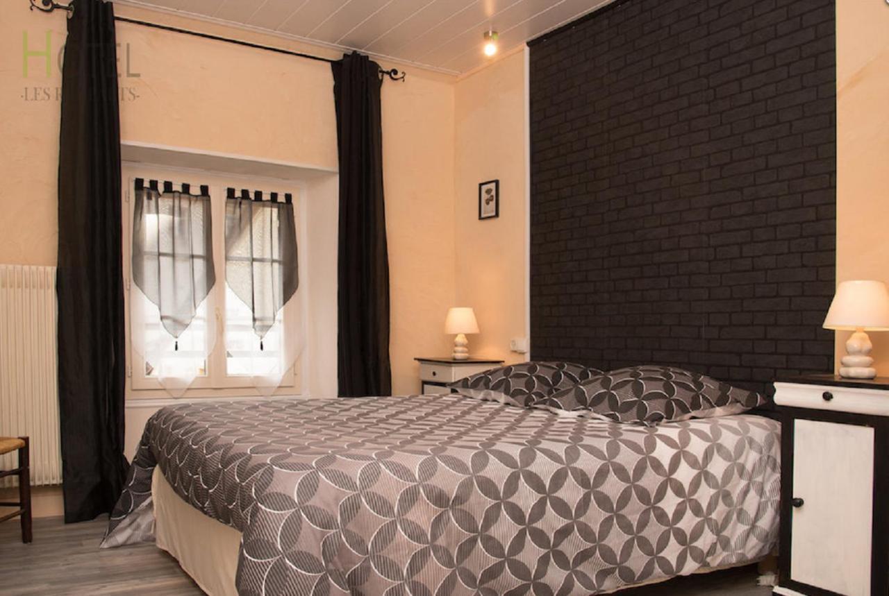 Hotel Les Remparts Nozeroy Exterior photo
